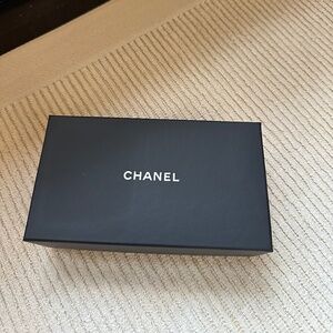 Chanel box - small matte black